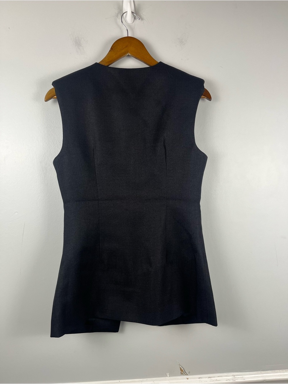 Anthropologie Endless Rose Strong-Shoulder Vest black gold size small - Picture 8 of 8